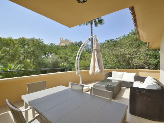 3 Bedrooms Apartment in Elviria