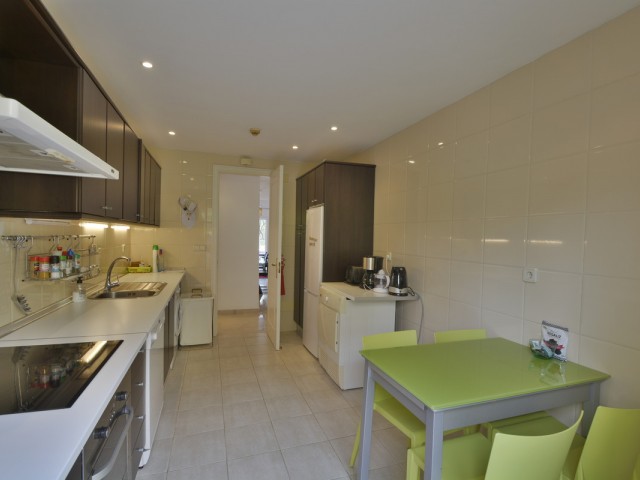 3 Bedrooms Apartment in Elviria