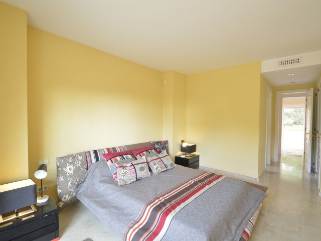 3 Bedrooms Apartment in Elviria