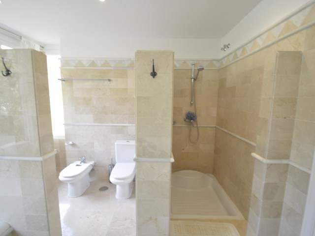 3 Bedrooms Apartment in Elviria