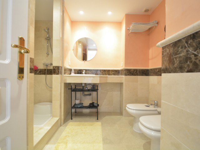 3 Bedrooms Apartment in Elviria