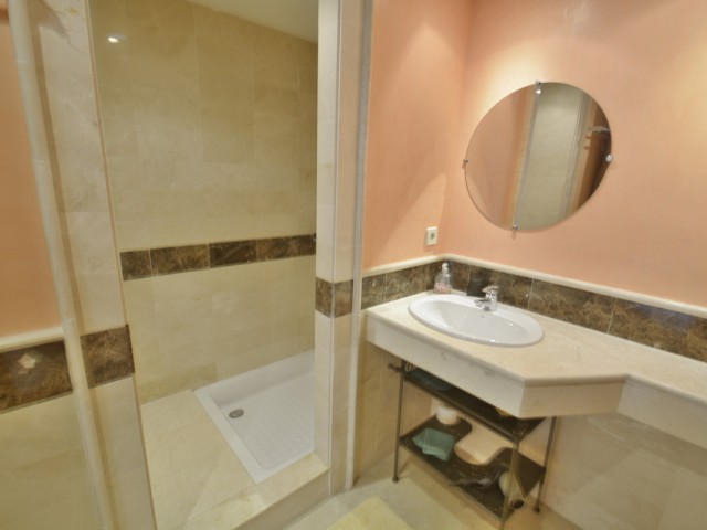 3 Bedrooms Apartment in Elviria