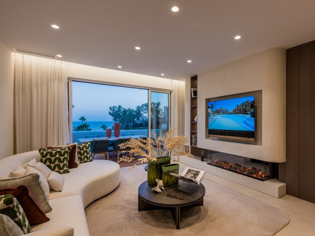 Apartamento con 3 Dormitorios  en Estepona