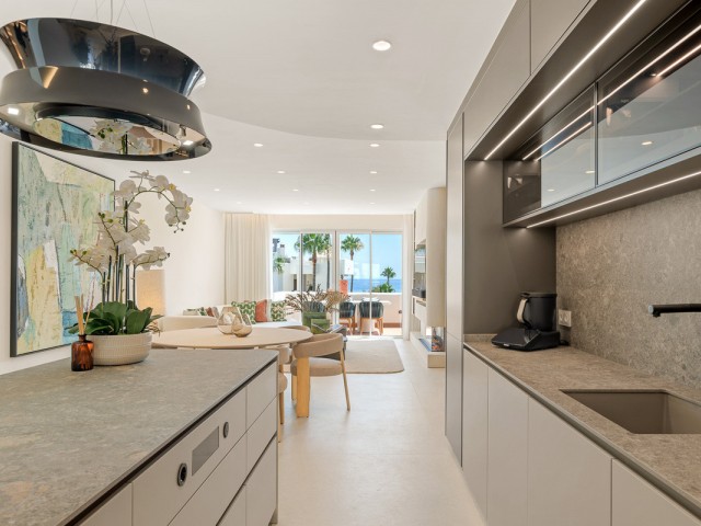 Apartamento con 3 Dormitorios  en Estepona