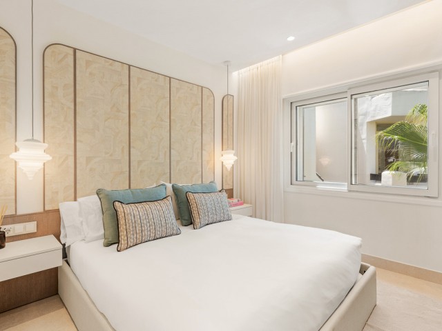 Apartamento con 3 Dormitorios  en Estepona