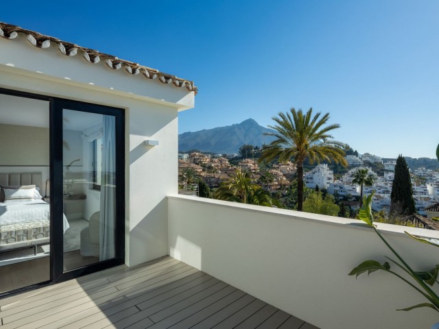 5 Bedrooms Villa in Nueva Andalucía