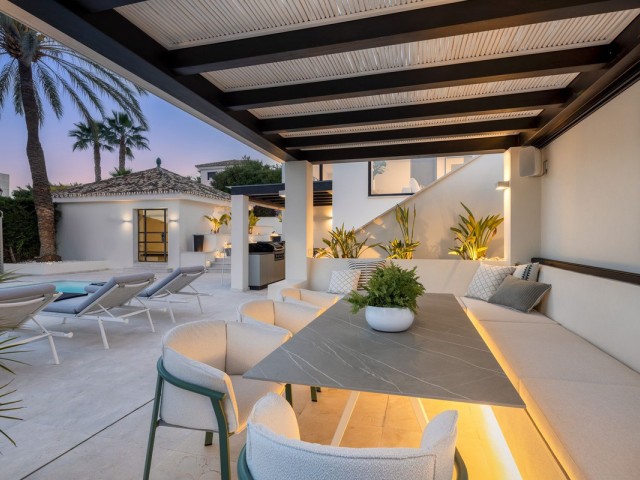 5 Bedrooms Villa in Nueva Andalucía