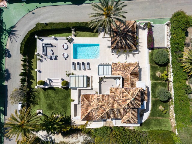 5 Bedrooms Villa in Nueva Andalucía