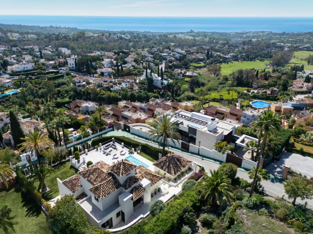 5 Bedrooms Villa in Nueva Andalucía