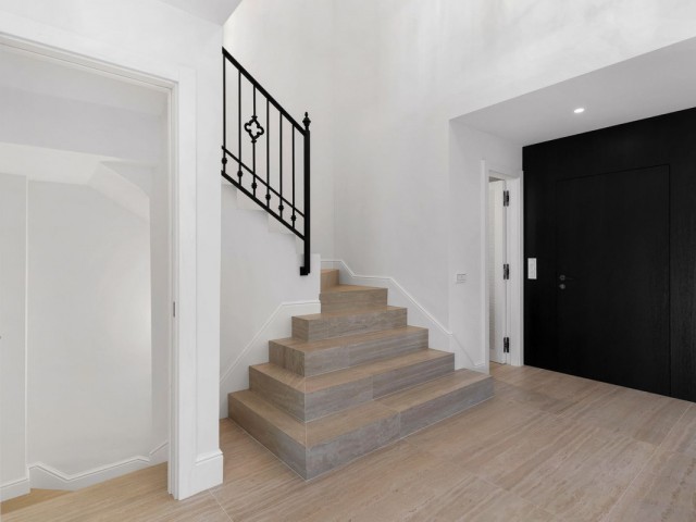 4 Bedrooms Townhouse in Nueva Andalucía