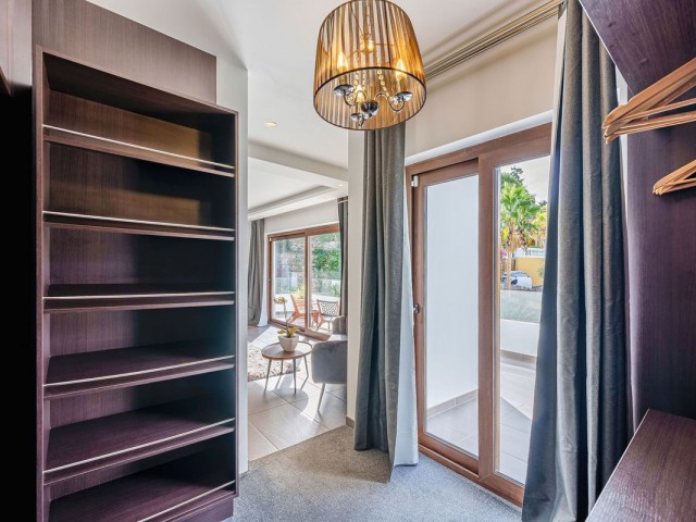 5 Bedrooms Villa in Marbella