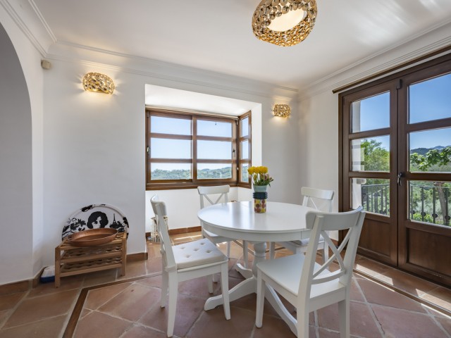 4 Bedrooms Townhouse in Benahavís