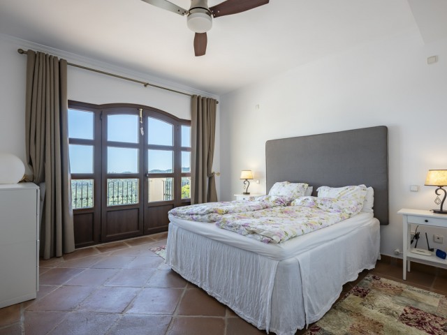 4 Bedrooms Townhouse in Benahavís