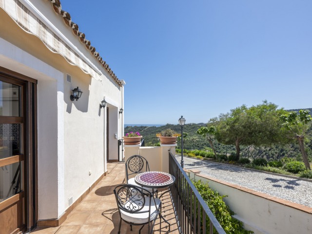 4 Bedrooms Townhouse in Benahavís