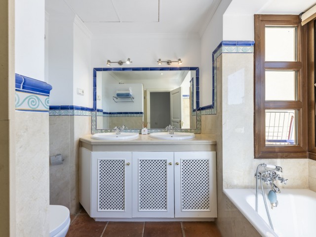 4 Schlafzimmer Reihenhaus in Benahavís