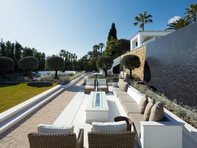 5 Bedrooms Villa in Nueva Andalucía