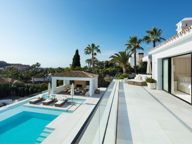 5 Bedrooms Villa in Nueva Andalucía