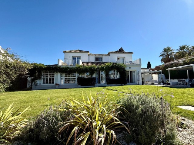 5 Bedrooms Villa in Sotogrande