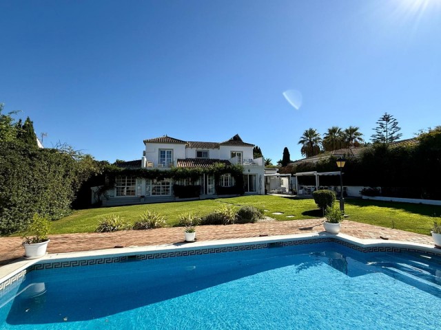 5 Bedrooms Villa in Sotogrande