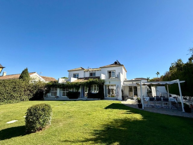 5 Bedrooms Villa in Sotogrande
