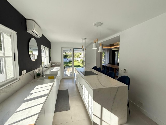 5 Bedrooms Villa in Sotogrande