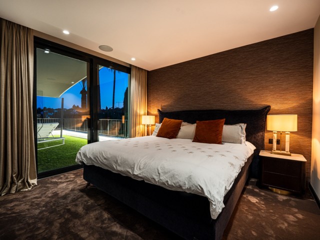5 Bedrooms Villa in Nueva Andalucía