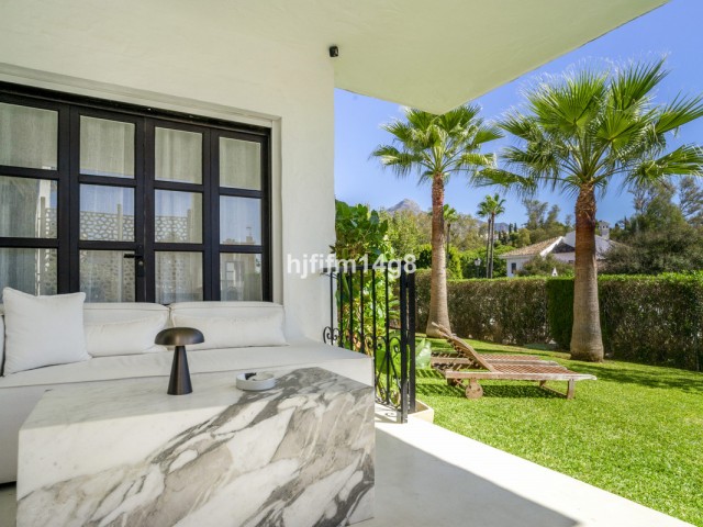 3 Bedrooms Apartment in Nueva Andalucía