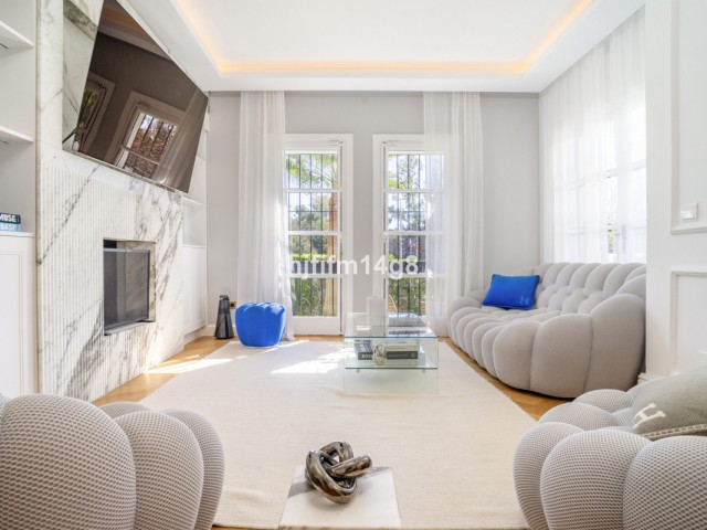 3 Bedrooms Apartment in Nueva Andalucía