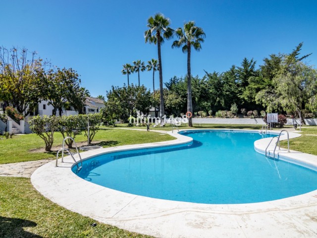 3 Bedrooms Apartment in Nueva Andalucía