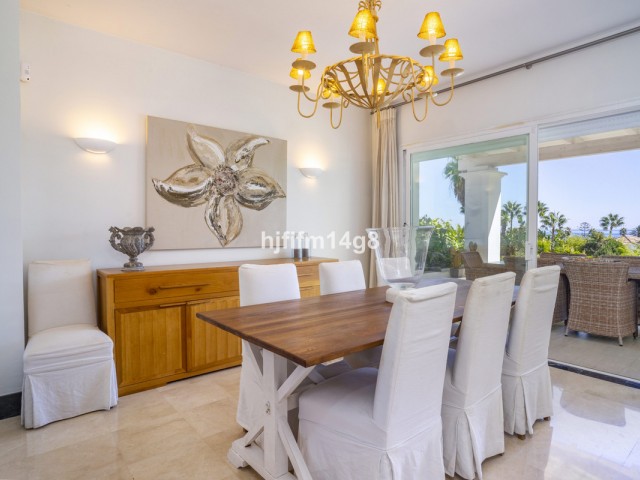 3 Bedrooms Villa in Nueva Andalucía