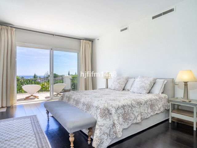3 Bedrooms Villa in Nueva Andalucía
