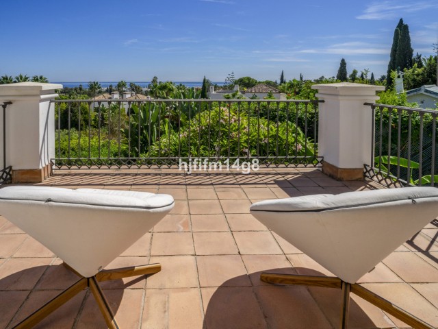 3 Bedrooms Villa in Nueva Andalucía