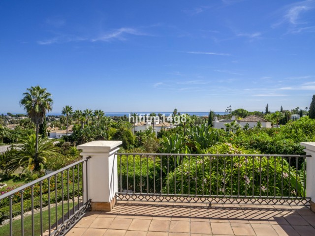 3 Bedrooms Villa in Nueva Andalucía