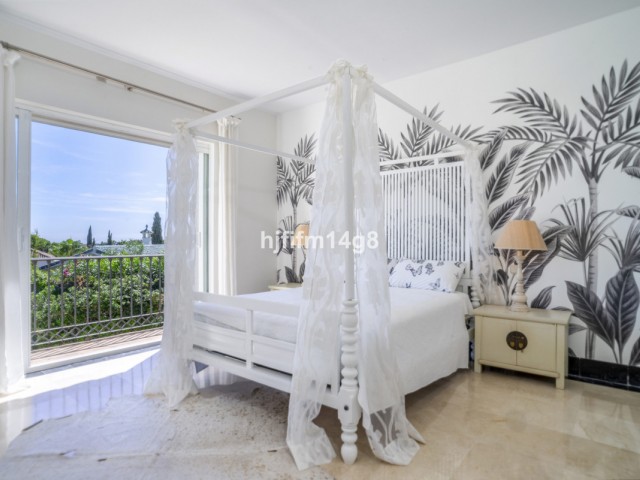 3 Bedrooms Villa in Nueva Andalucía