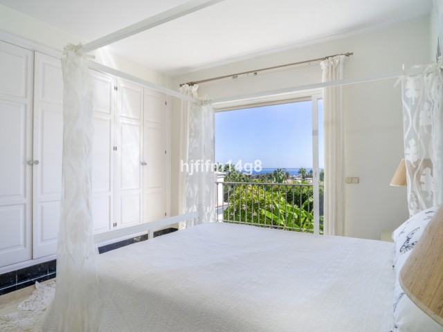 3 Bedrooms Villa in Nueva Andalucía