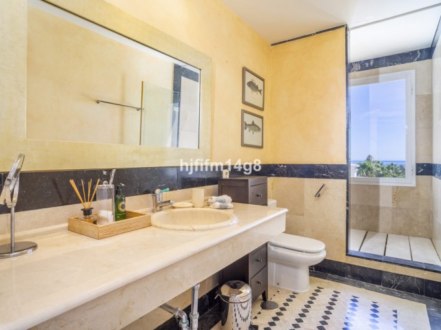 3 Bedrooms Villa in Nueva Andalucía