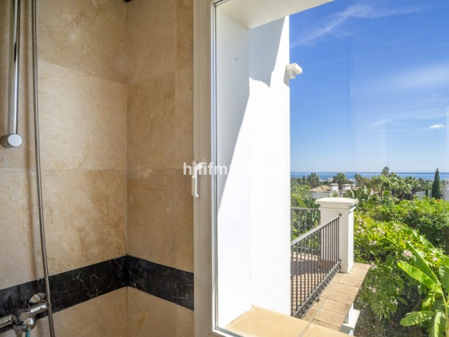 3 Bedrooms Villa in Nueva Andalucía
