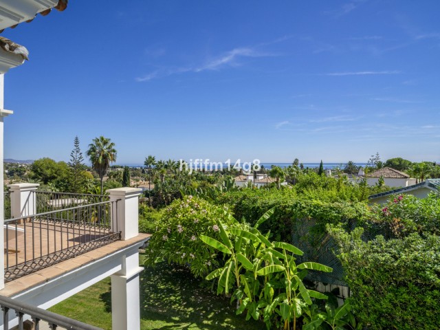 3 Bedrooms Villa in Nueva Andalucía