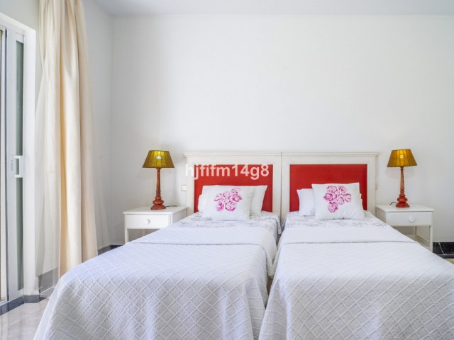 3 Bedrooms Villa in Nueva Andalucía