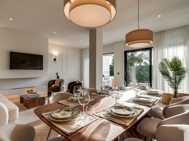 4 Bedrooms Townhouse in Nueva Andalucía