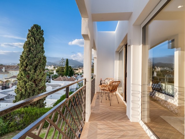 4 Bedrooms Townhouse in Nueva Andalucía