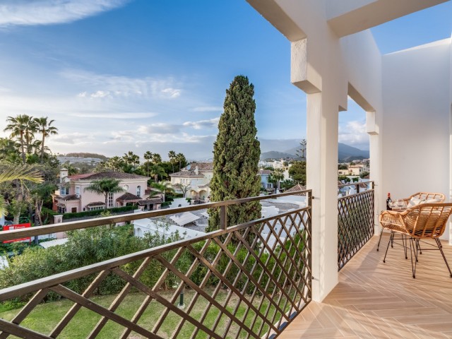 4 Bedrooms Townhouse in Nueva Andalucía