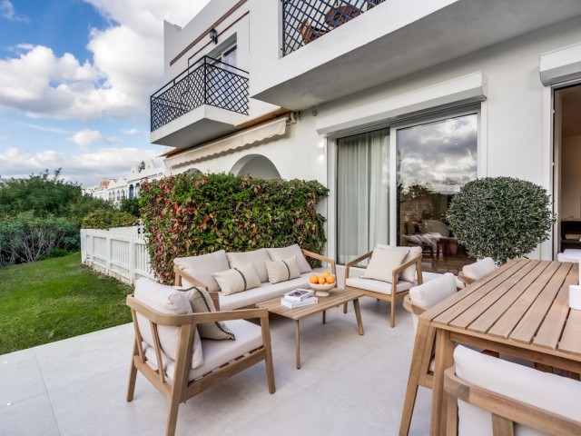 4 Bedrooms Townhouse in Nueva Andalucía