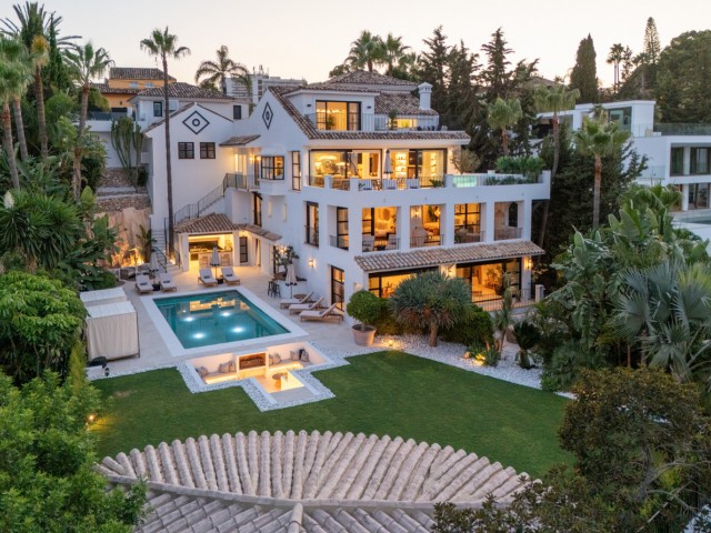 6 Bedrooms Villa in Nueva Andalucía