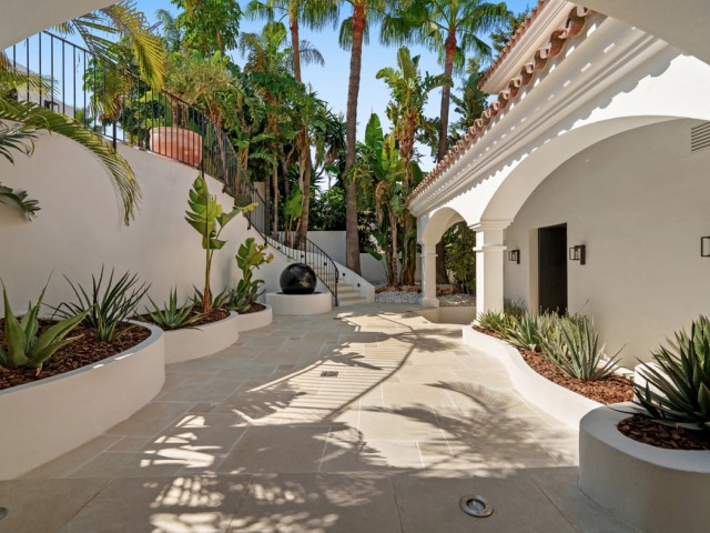 6 Bedrooms Villa in Nueva Andalucía