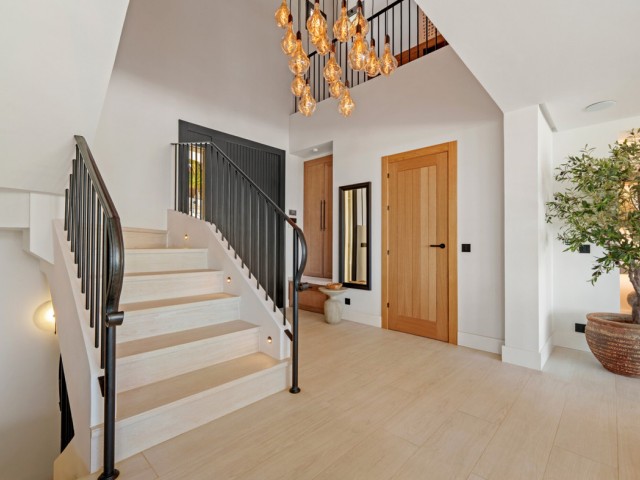 6 Bedrooms Villa in Nueva Andalucía