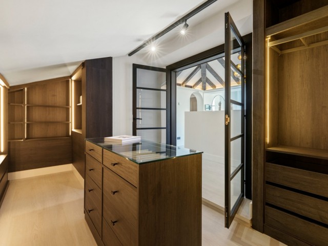 6 Bedrooms Villa in Nueva Andalucía