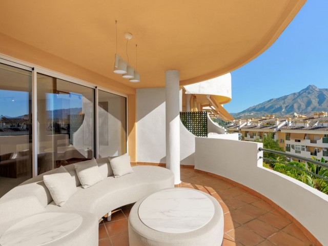 3 Bedrooms Apartment in Nueva Andalucía