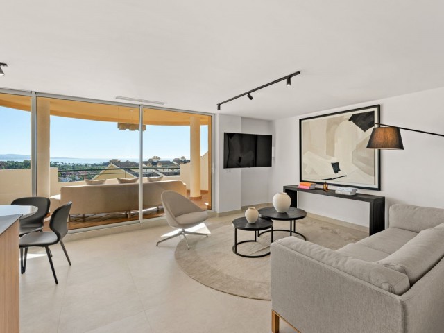 3 Bedrooms Apartment in Nueva Andalucía