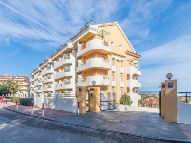 3 Bedrooms Apartment in Nueva Andalucía